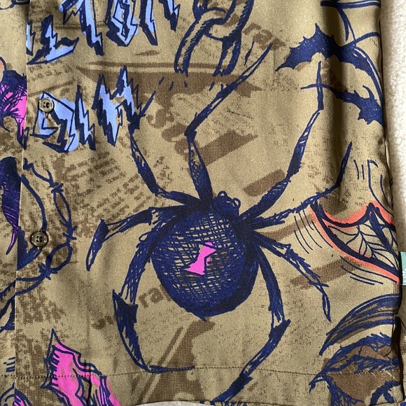 NWOT Urban Outfitters Satin Doodle Print Graphic Camp Shirt - Picture 3 of 5